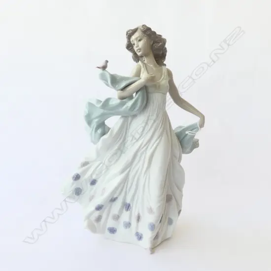 LLADRO 'SUMMER SERANADE', H.310mm
