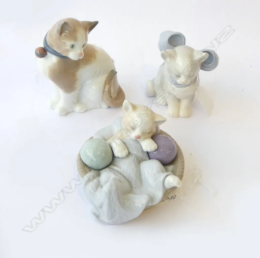 3 NAO for LLADRO CAT FIGURINES, H.130mm (tallest) Image 1++