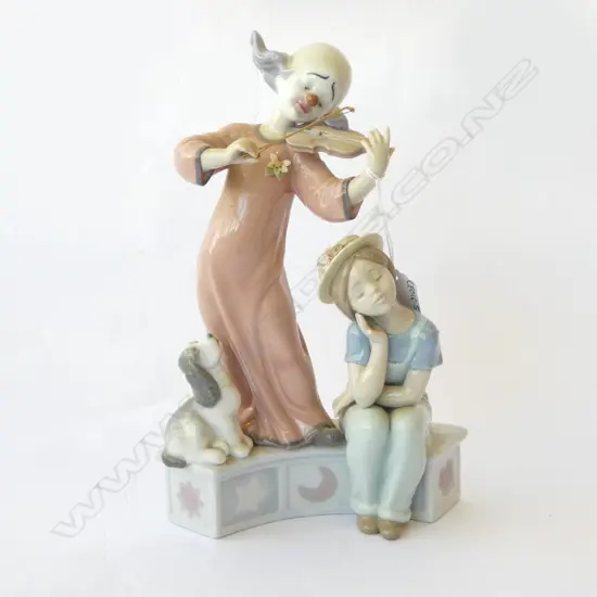 LLADRO FIGURE 'MUSIC FOR A DREAM' H.280mm girl missing finger, in original box