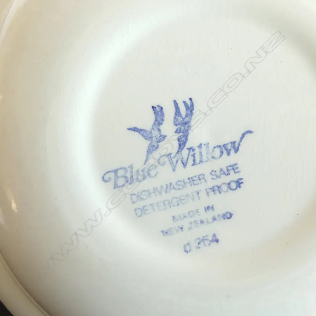 KELSTON POTTERIES BLUE WILLOW CUPS, SAUCERS & BOWLS Image 1++