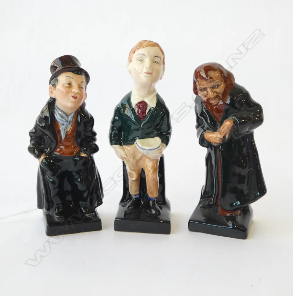 3 ROYAL DOULTON DICKENS CHARACTER FIGURINES, Oliver Twist, Artful Dodger & Fagin, H.100-110mm Image 1++