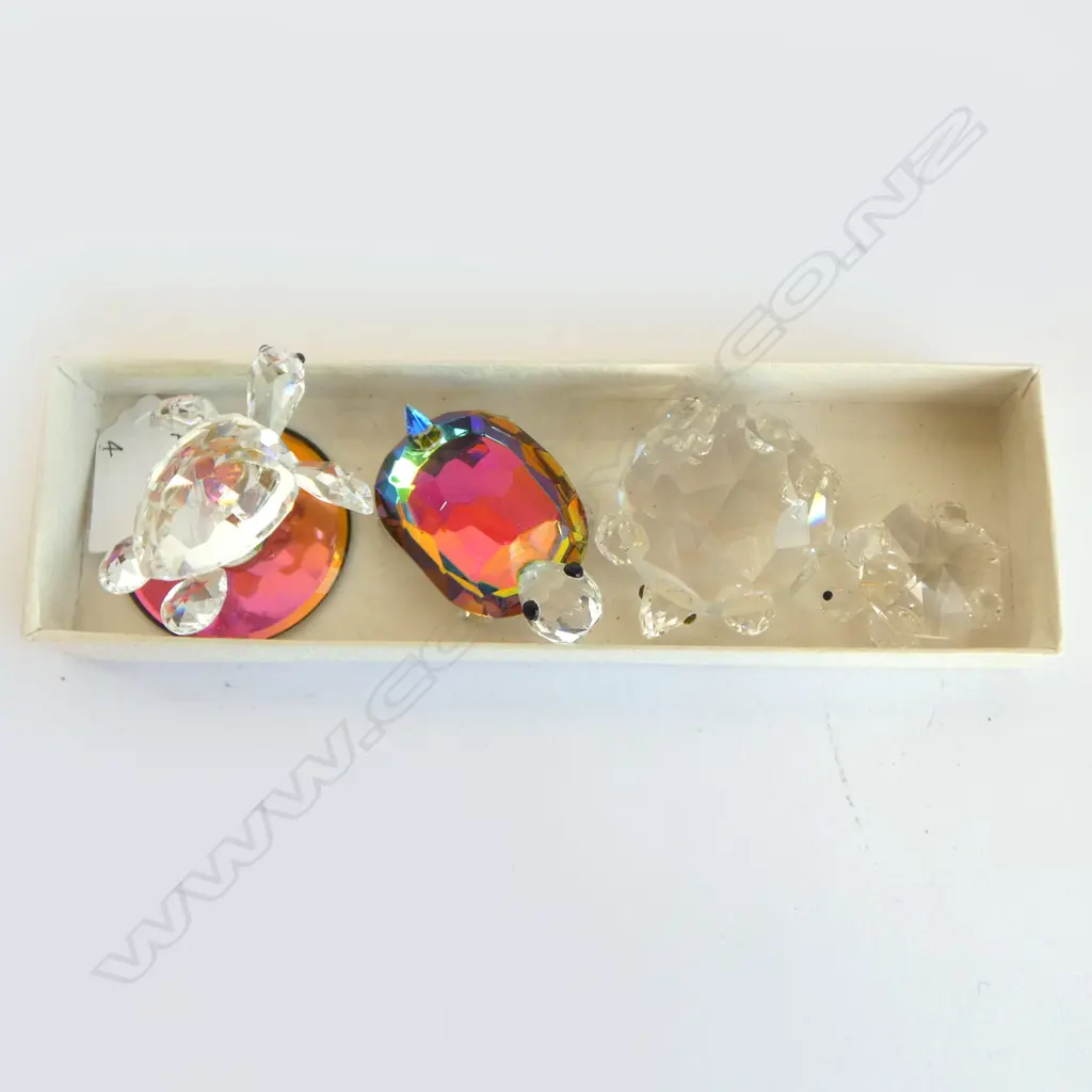 4 SWAROVSKI CRYSTAL TURTLES (1 missing eye) Image 1++