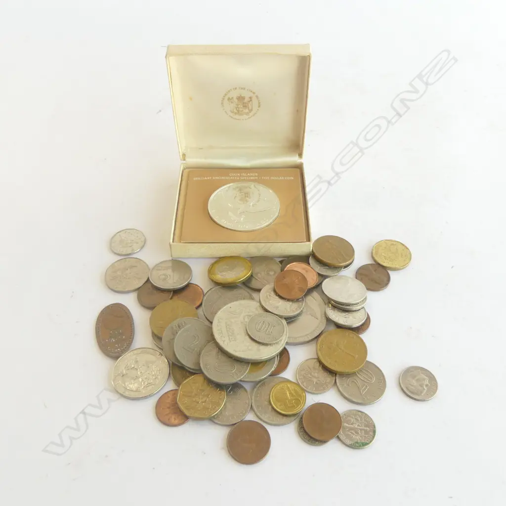BAG OF ASST COINS + $5 COOK IALND $5 UNC COIN Image 1++