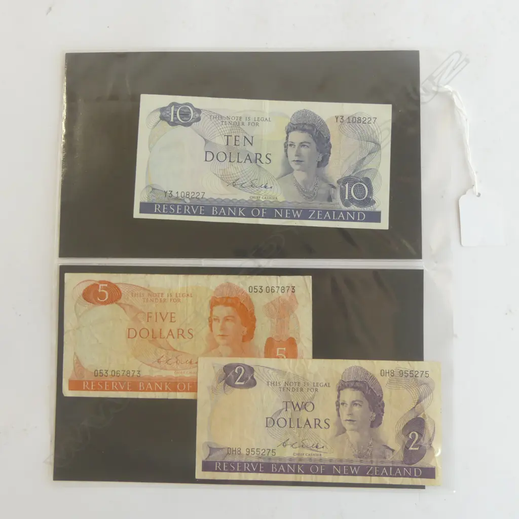 3 NZ DECIMAL BANK NOTES signed by D L WILKS; $10, $5 & $2 Image 1++
