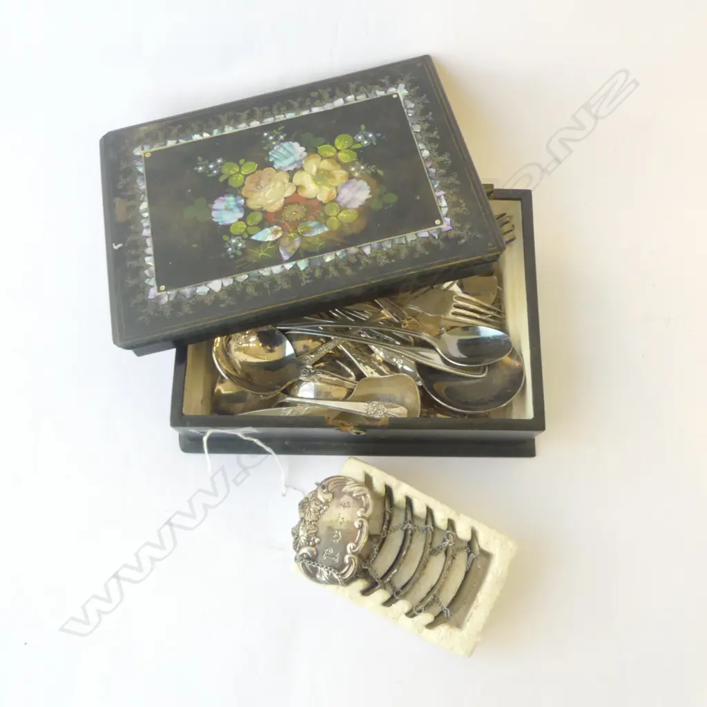 ASST. EP CUTLERY IN HAND PAINTED MOP INLAID BOX (FAULTS) Image 1++