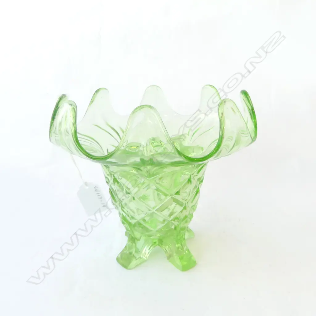   DEPRESSION GLASS FOOTED VASE W. FROG H150mm Image 1++
