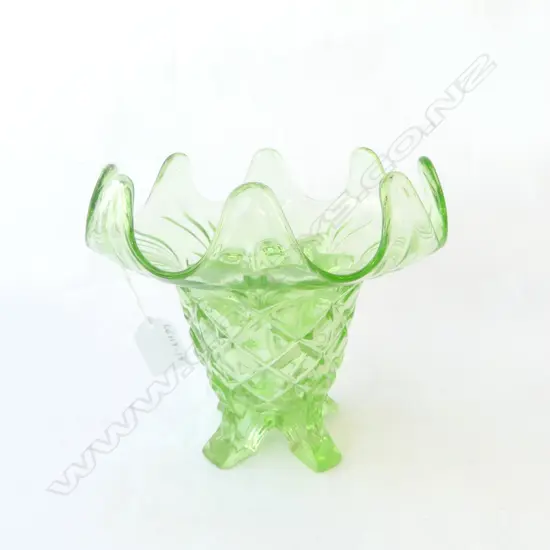   DEPRESSION GLASS FOOTED VASE W. FROG H150mm