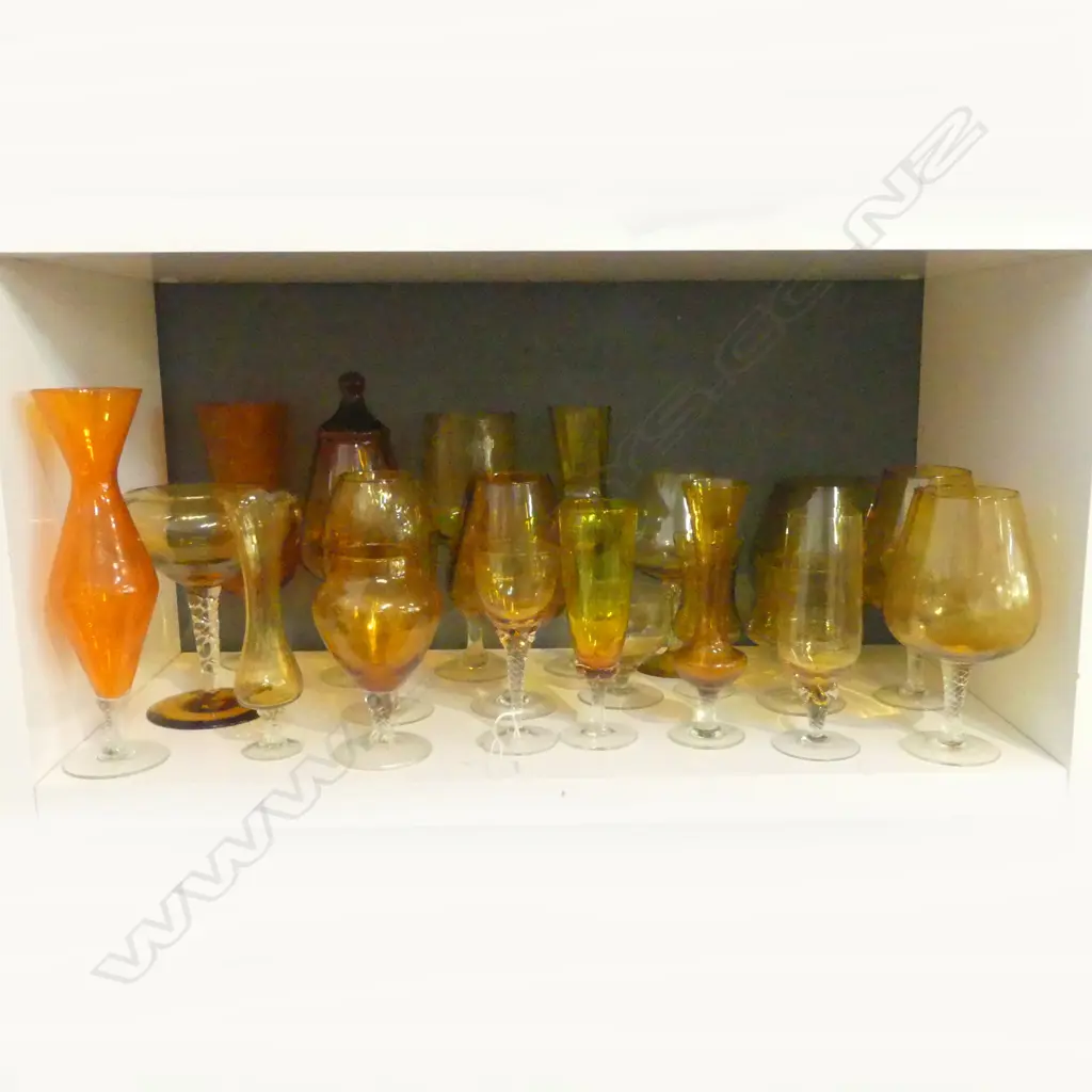 ASST. COLOURED GOLD GLASS Image 1++