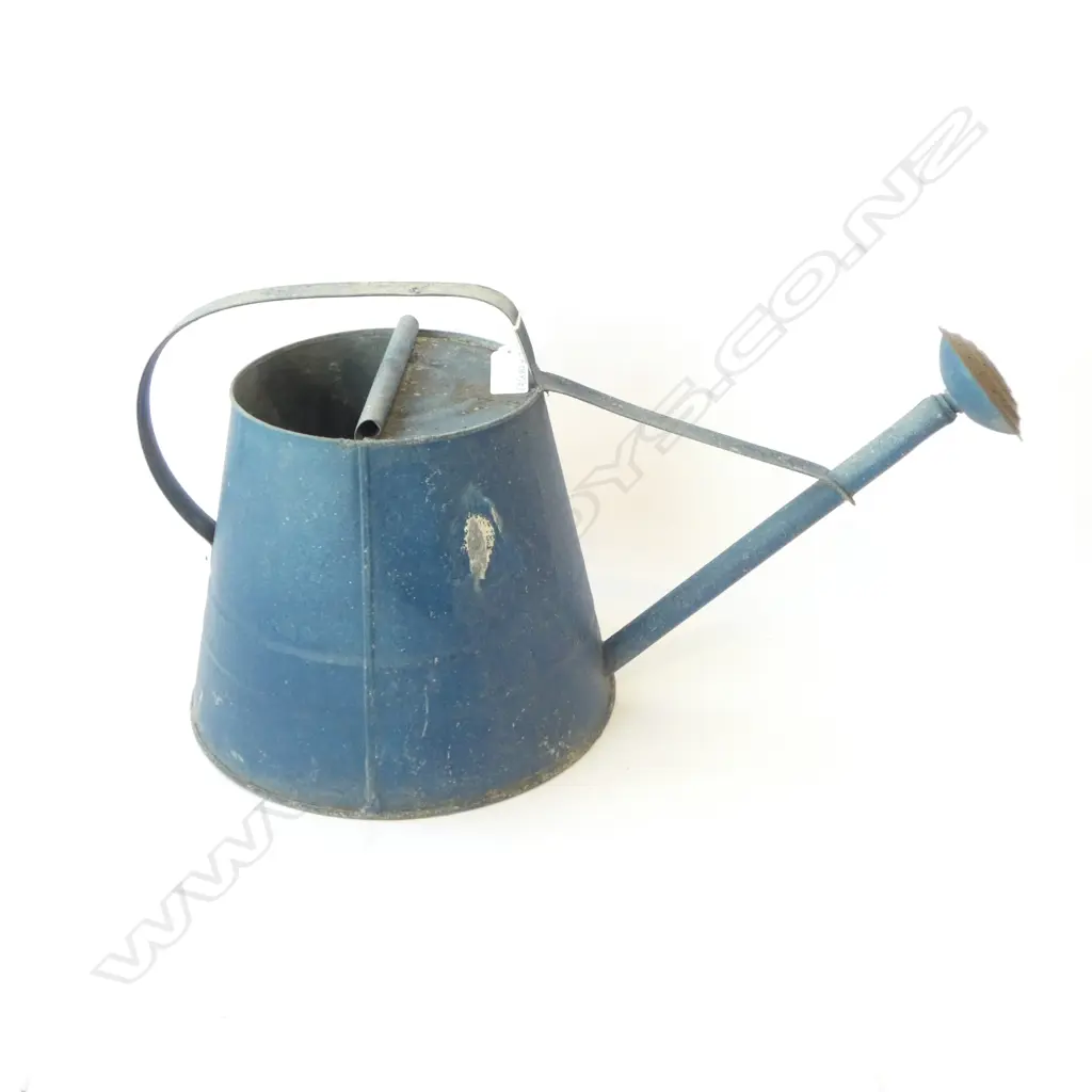VINTAGE BLUE METAL WATERING CAN WITH COPPER NOZZLE, L.590MM H.300MM  Image 1++