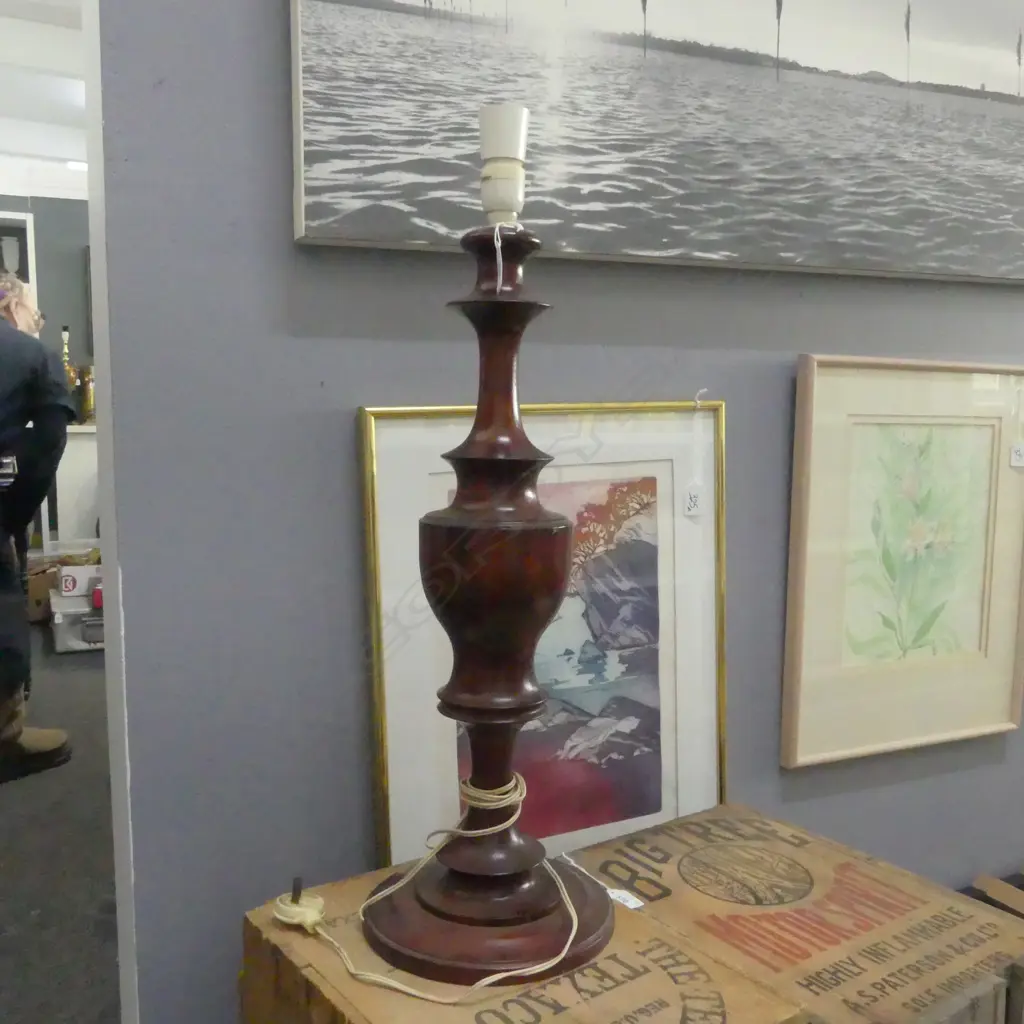 TURNED MAHOGANY TABLE LAMP NO SHADE H640MM Image 1++