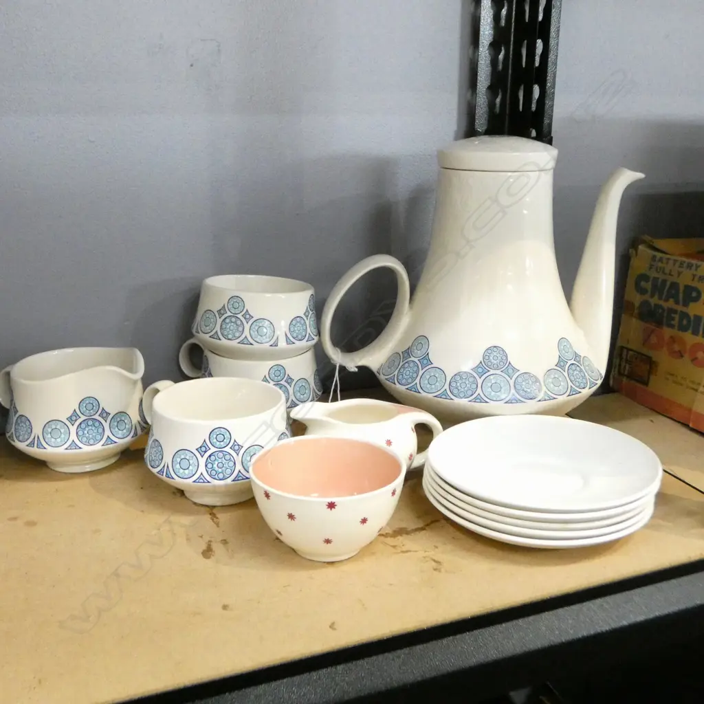 CARLTONWARE 3 PLACE PART TEA SERVICE + 2 BURLEIGH WARE Image 1++