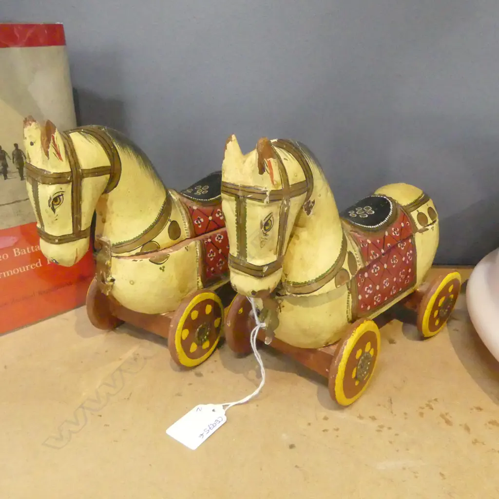PR. VINTAGE WOOD HAND PAINTED HORSE TOYS Image 1++