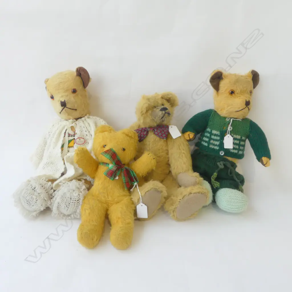 4 VINTAGE TEDDY BEARS INLCUDING BRADFORD BEAR  Image 1++