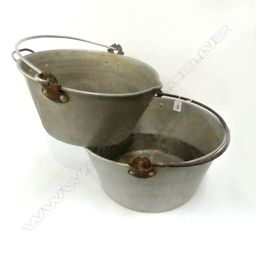 2 N.Z. MADE HYGLO  ALUMINIUM PRESERVE PANS  Dia.400mm Image 1++