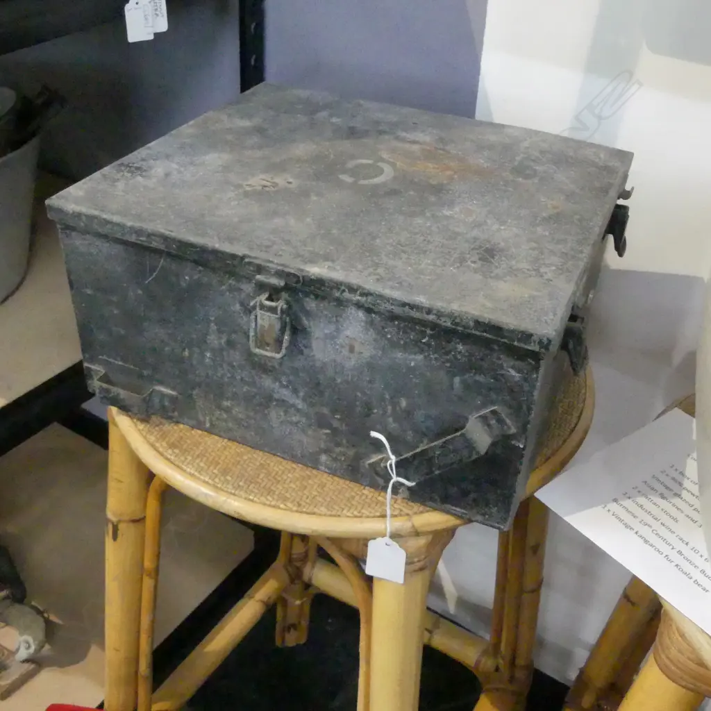 AMMUNITION CASE STAMPED 'C' 310x270x150mm Image 1++