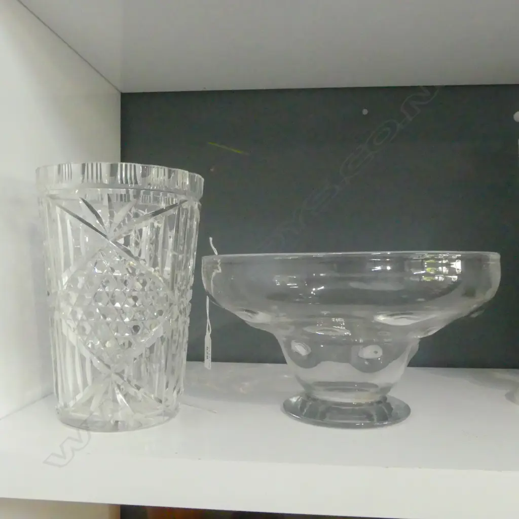 WEBB CRYSTAL LARGE DECO FOOTED BOWL DIA260MM & CUT CRYSTAL VASE H210 Image 1++