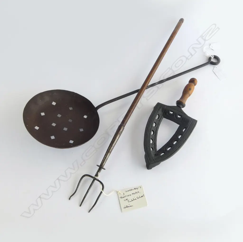 IRON STAND, TOASTING FORK L.590mm, CHESTNUT ROASTER Image 1++