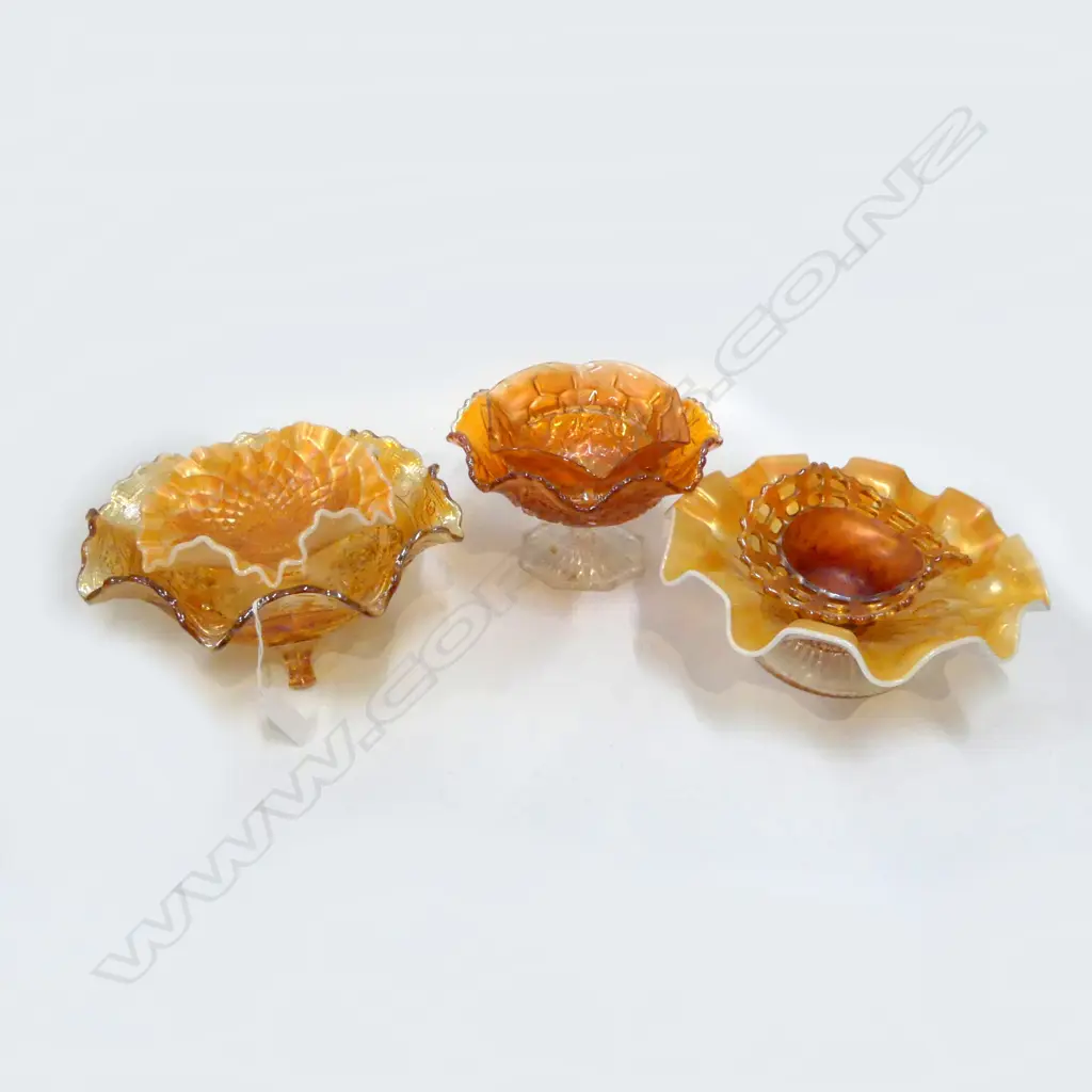 6 CARNIVAL GLASS BOWLS etc Image 1++