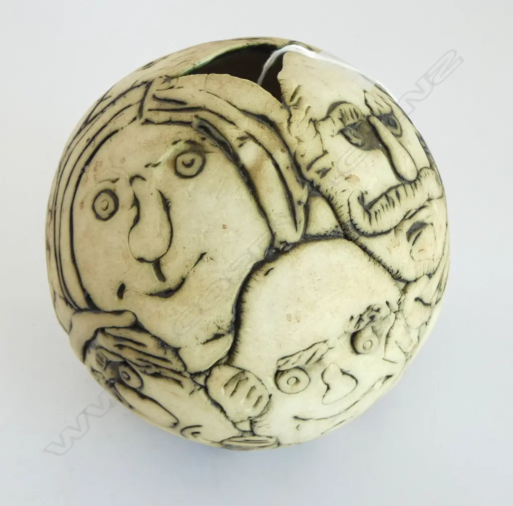 STUDIO CERAMIC PORCELAIN VASE multi face H.120mm Image 1++