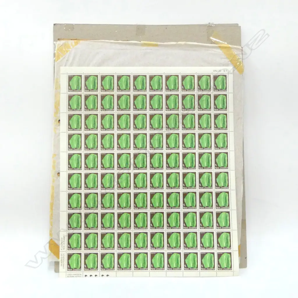9 OFFICIALS 1900 & 1898 WITH 2 FULL NZ STAMP SHEETS CHRISTMAS 1965 & 1C JADE Image 1++