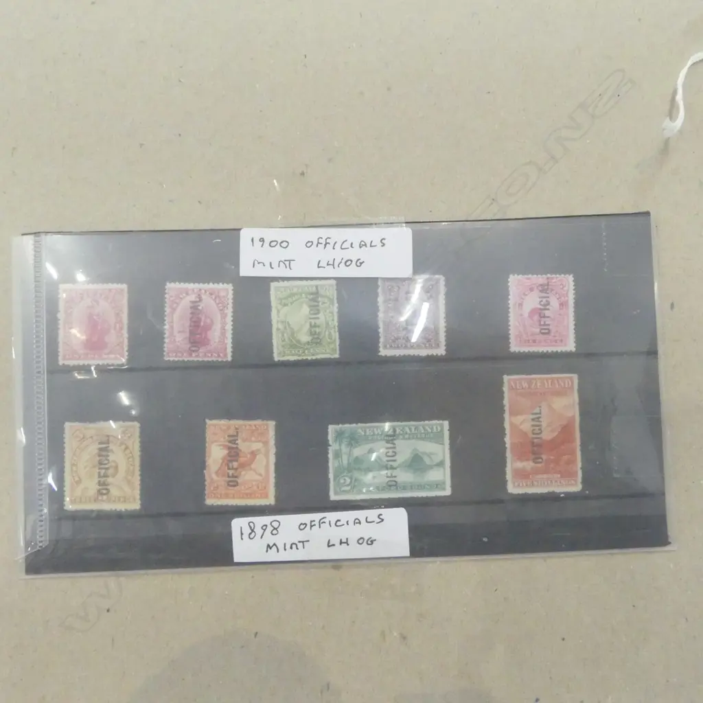 9 OFFICIALS 1900 & 1898 WITH 2 FULL NZ STAMP SHEETS CHRISTMAS 1965 & 1C JADE Image 1++