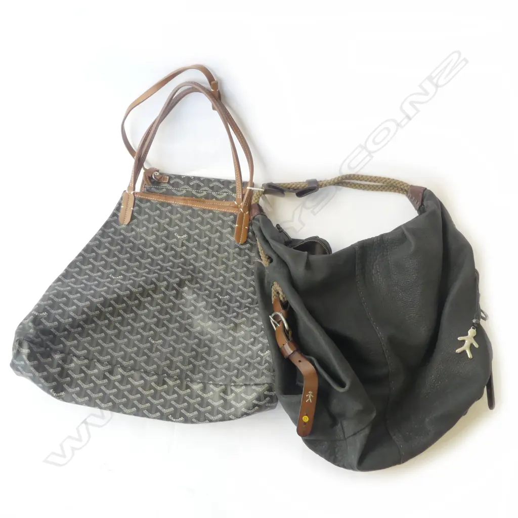 2 VINTAGE BAGS  Image 1++