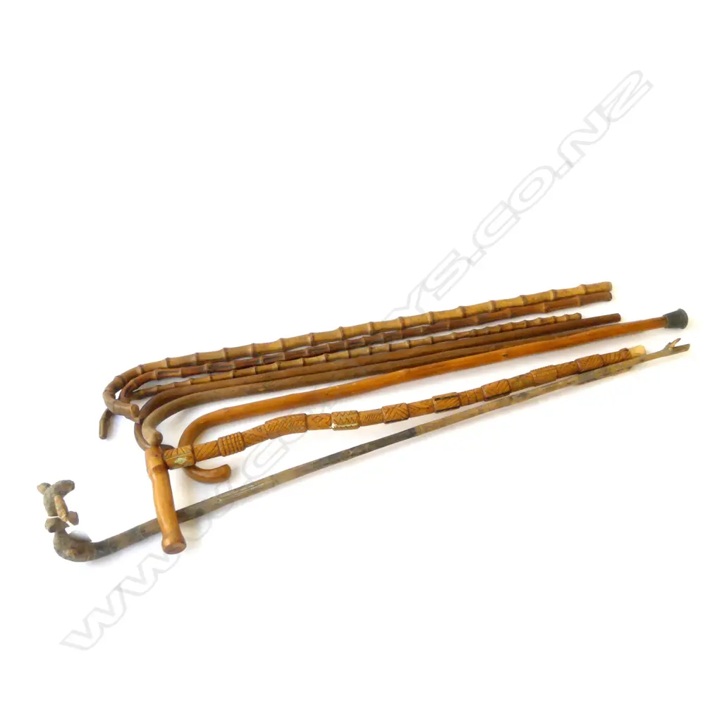 8 VINTAGE WOODEN WALKING STICKS Image 1++