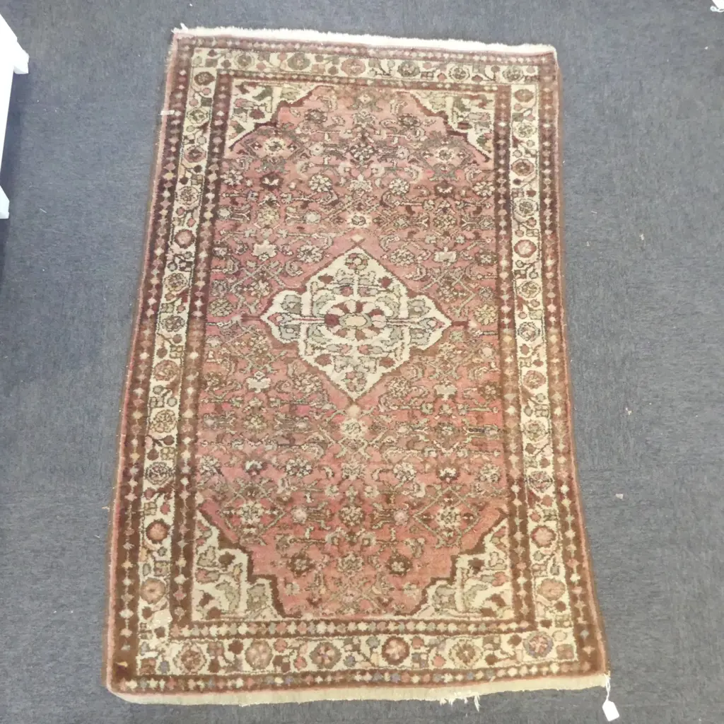 PERSIAN RUG SOFT RED COLOURS, 1620 x 1020mm Image 1++