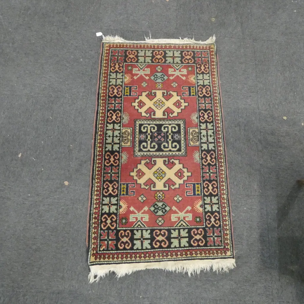 PERSIAN RUG, GEOMETRIC PATTERNS, 1280 x 720mm Image 1++