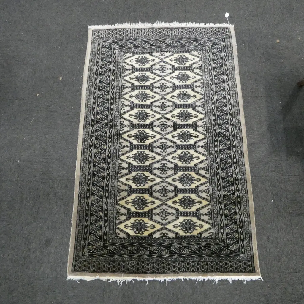 HAND KNOTTED SILK RUG 1550x990mm Image 1++