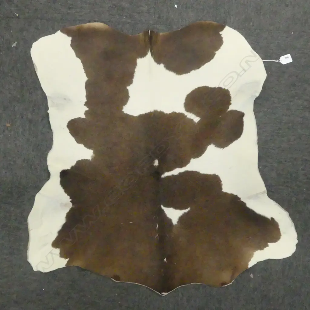 SMALL COWHIDE RUG 700x780mm Image 1++