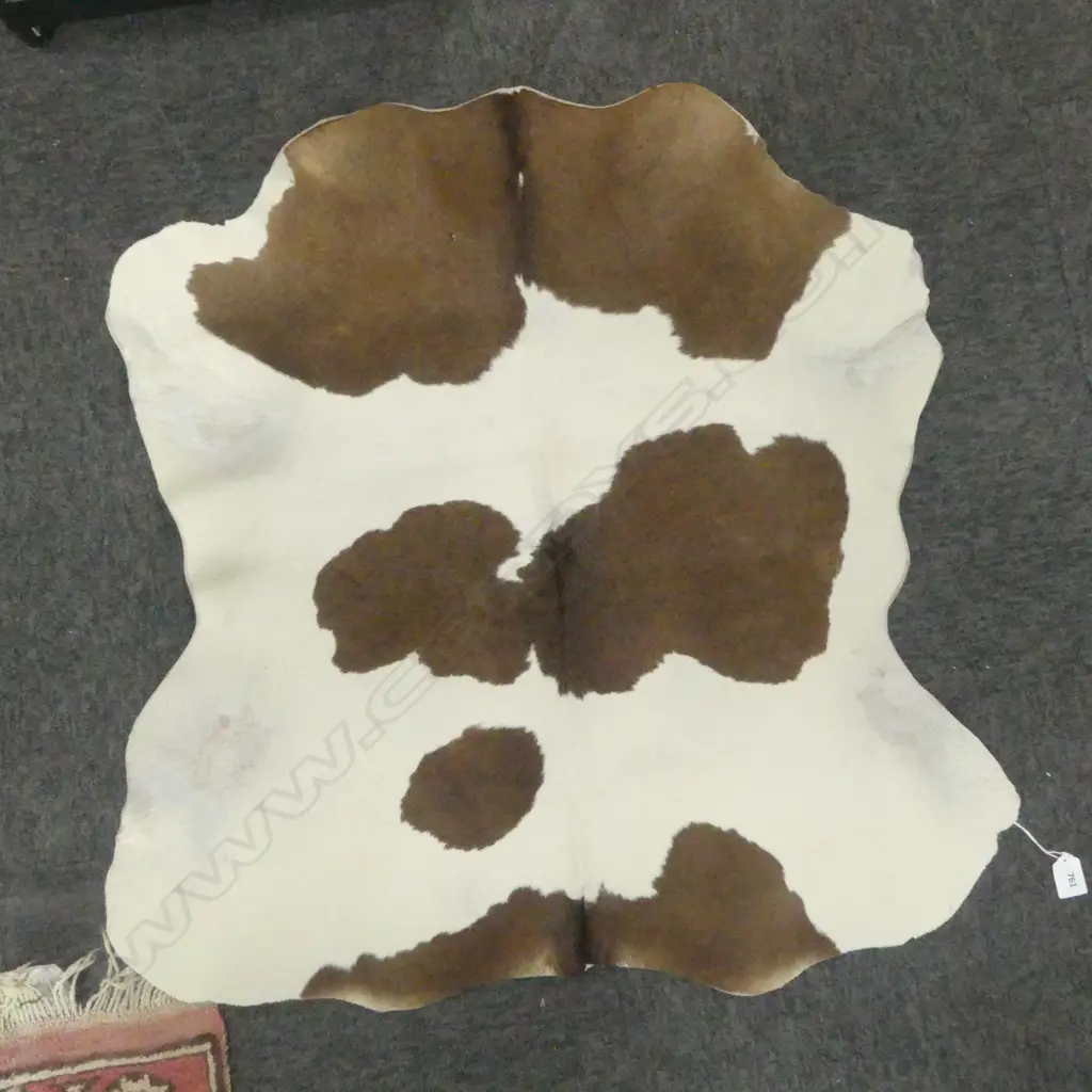 SMALL COWHIDE RUG 790x770mm Image 1++
