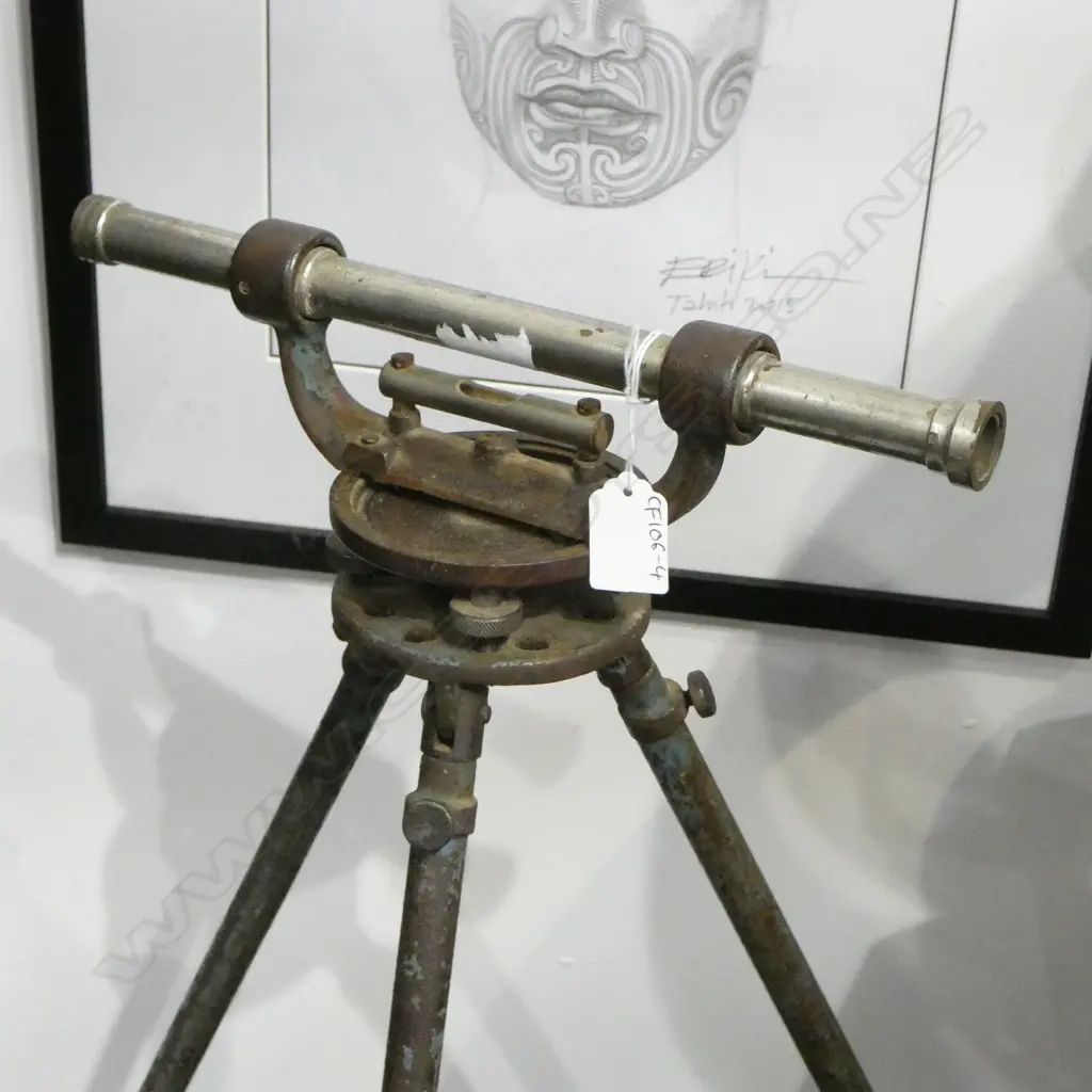 OLD THEODOLITE ON TRIPOD H.870mm Image 1++