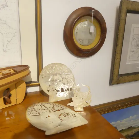 4 CARVED MOP SHELLS + FRAMED LAST SUPPER SCENE Dia.290mm