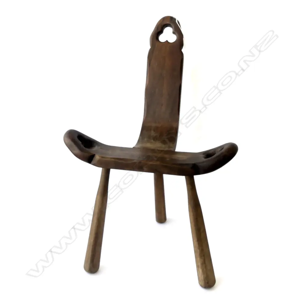 THREE-LEGGED MILKING STOOL, H.740mm Image 1++
