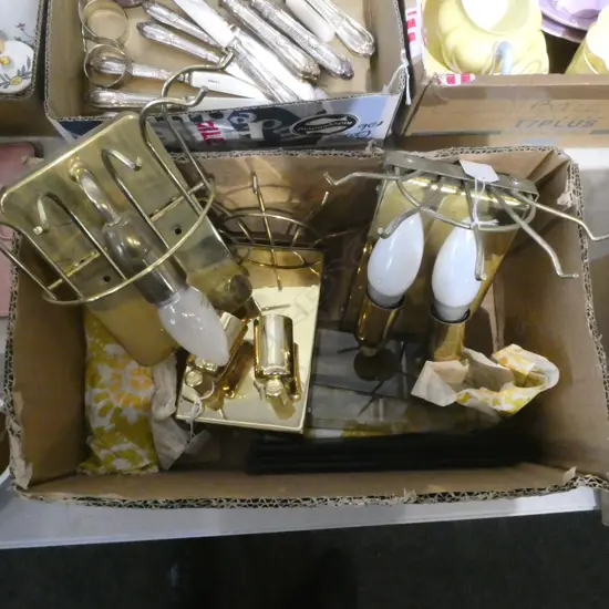 3 BRASS WALL LAMPS WITH DROP GLASS LUSTERS H160MM