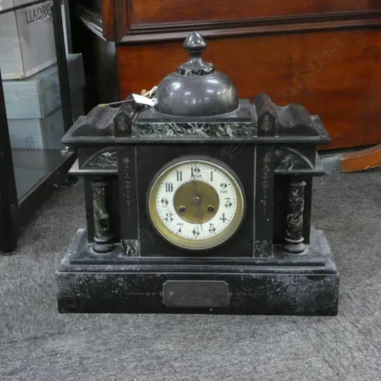 EARLY 20thC BLACK SLATE MANTLE CLOCK W.420mm 'PRESENTED TO O.M. CAMBRIDGE' keys + pendulum
