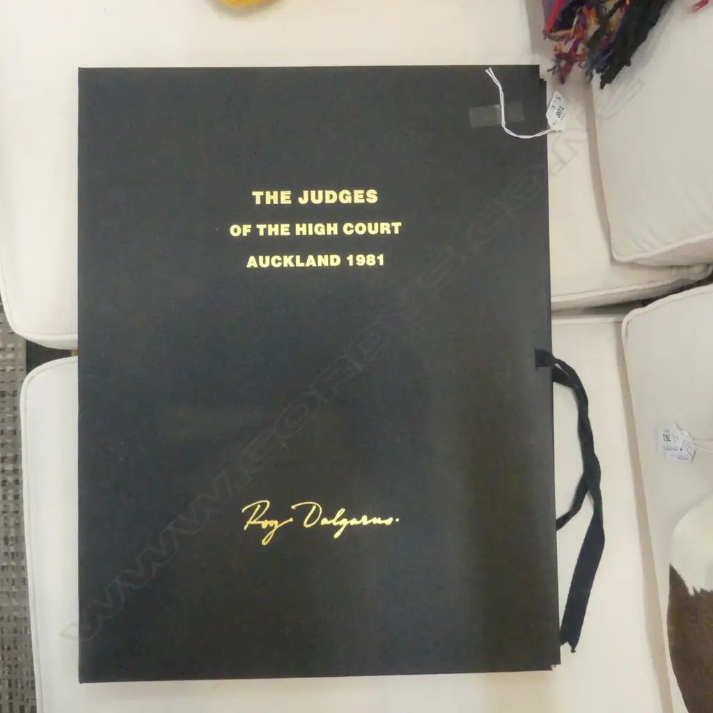 ROY DALGARNO 'THE JUDGES OF THE AUCKLAND HIGH COURT 1981' 10 ENGRAVINGS + COVER SHEET IN FOLIO 30/100 520x400mm Image 1++