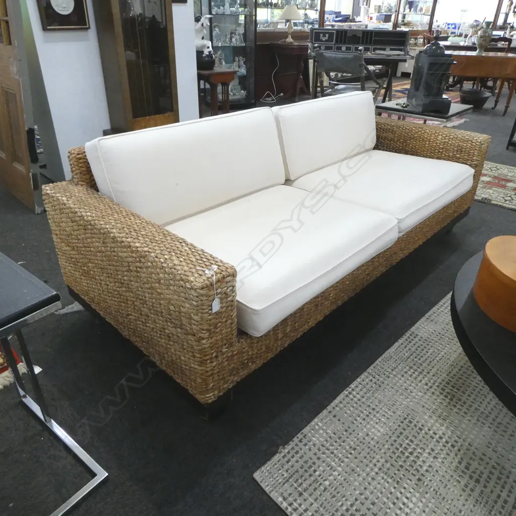 WATER HYACINTH SOFA 2010x860x680mm Image 1++
