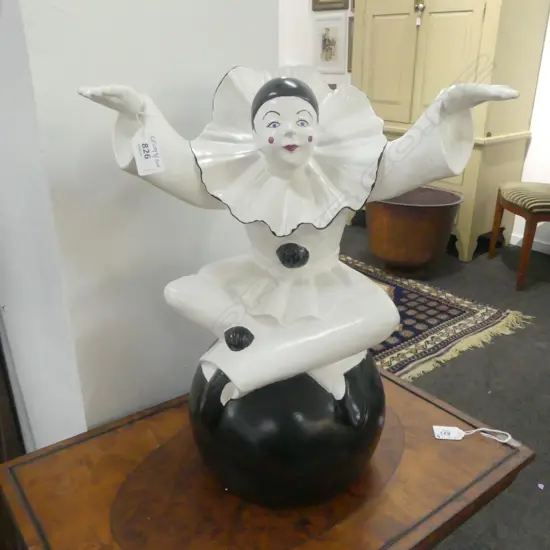 CERAMIC SITTING CLOWN H400MM