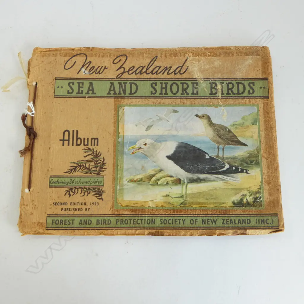 NEW ZEALAND SEA AND SHORE BIRDS; PUBLISHED by FOREST AND BIRD N.Z., 2nd Ed., 1953 Image 1++