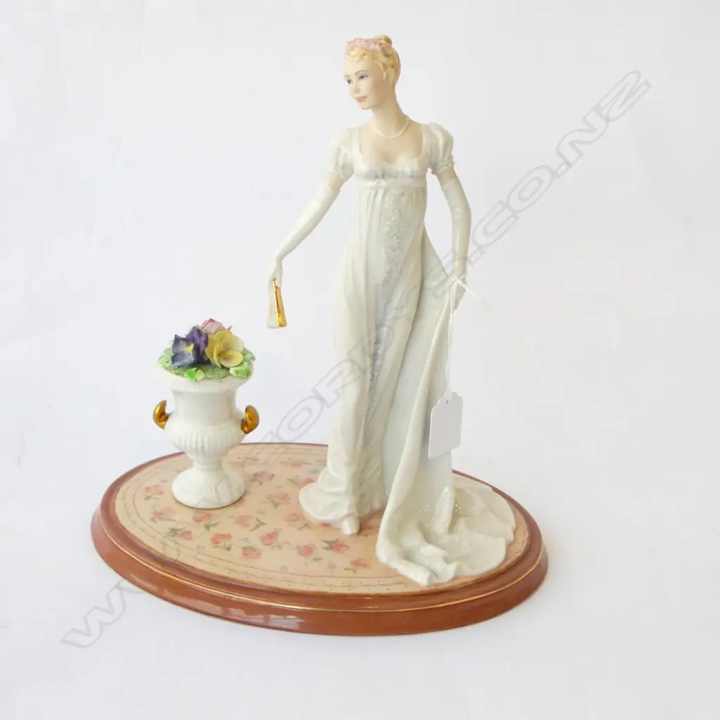 FRANKLIN MINT FIGURINE EMMA H300MM Image 1++