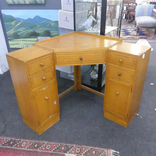 1940'S HEALS TYPE QUALITY OAK CORNER DESK oak lined 5 drawers + 2 cupboards W.1245mm. H.760mm