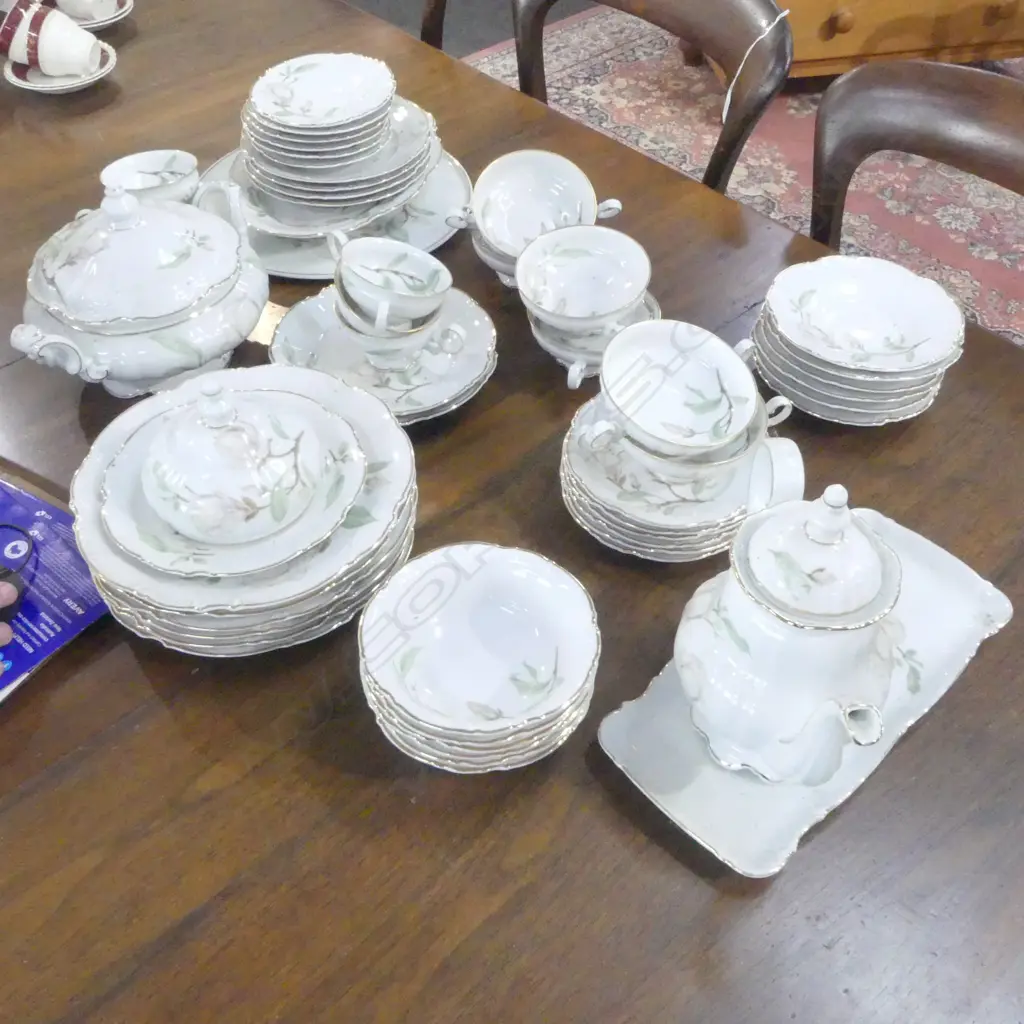 LARGE HUTCHENREUTER MAGNOLIA PAT SERVICE Image 1++