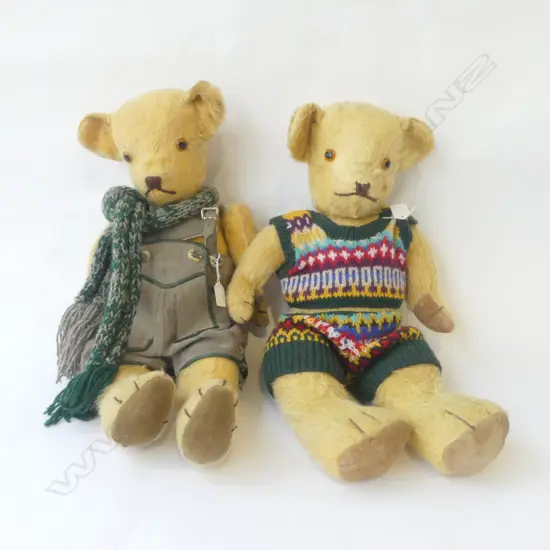 2 VINTAGE TEDDY BEARS; OVERALLS & KNITTED SUIT