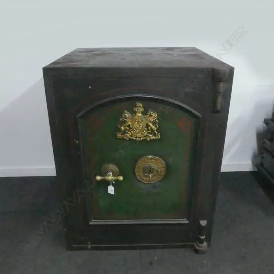 early 20thC ENGLISH 'THOMAS SKIDMORE & SON' FIRE SAFE 610x610x770mm with keys