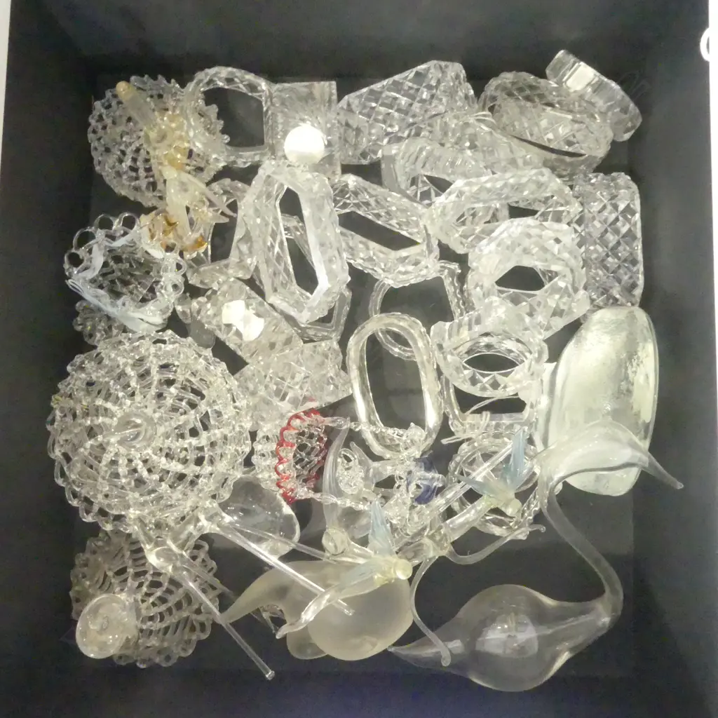 TRAY LOT HAND BLOWEN GLASS ORNS & CRYSTAL NAPKIN RINGS Image 1++