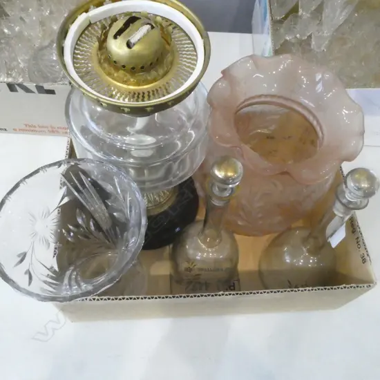 EDWARDIAN GLASS KERO LAMP CRYSTAL VASE & 2 DUTCH DECANTERS H250MM