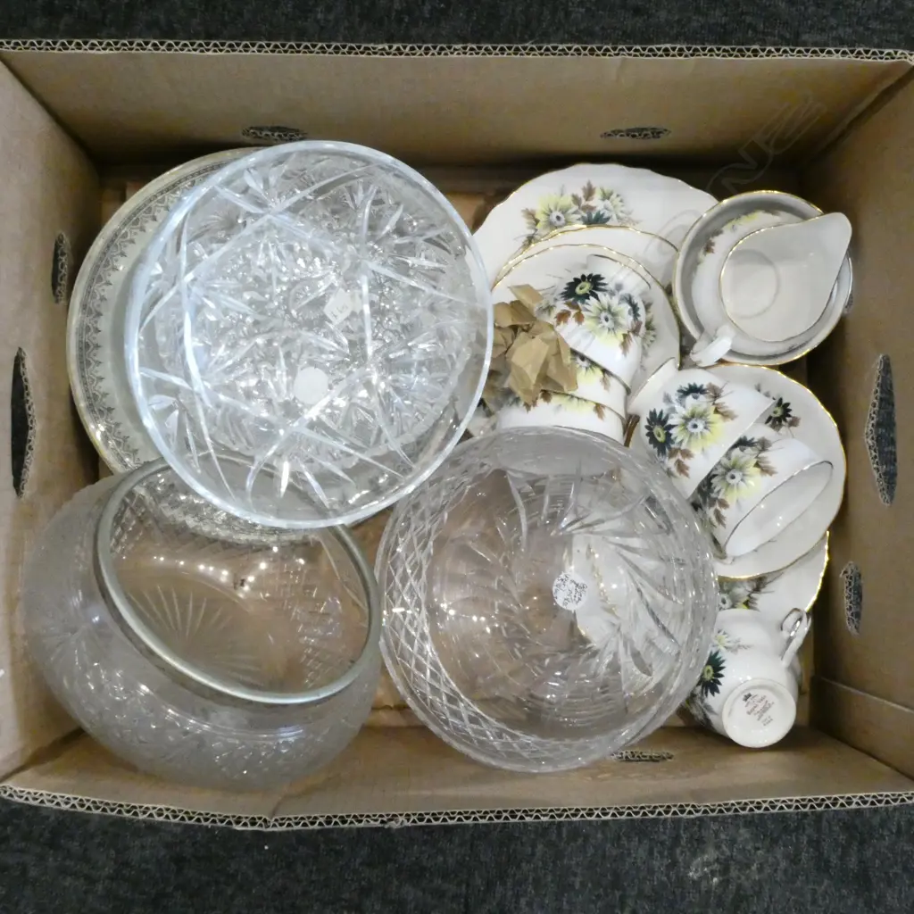 BOX LOT CRYSTAL BOWLS & ROYAL VALE TEASET ETC Image 1++