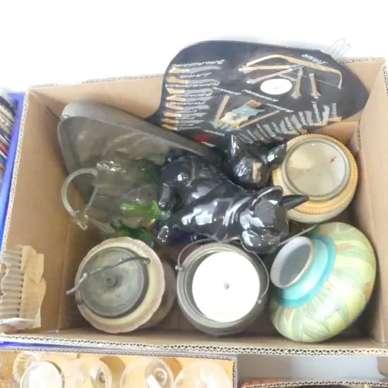 ASST COLLECTABLES INCLUDING BIUSCUT BARRELS, GLASS FROG VASE, BLUE GLASS etc